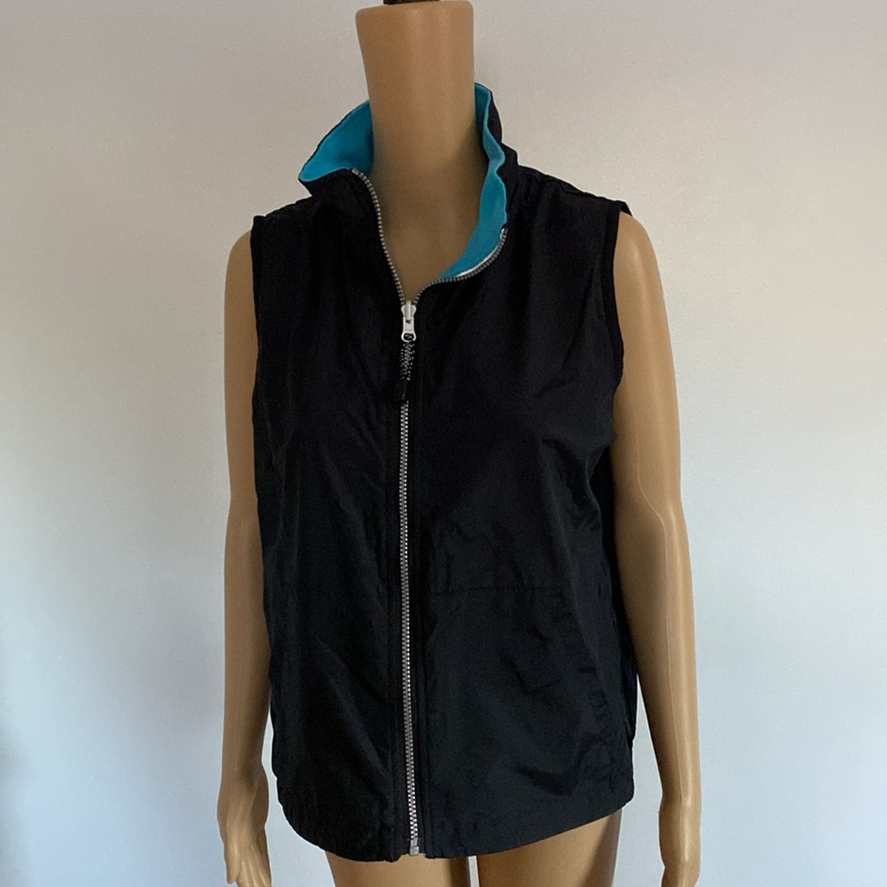 EUC Sz M reversible vest, zip front, 2 pockets per side